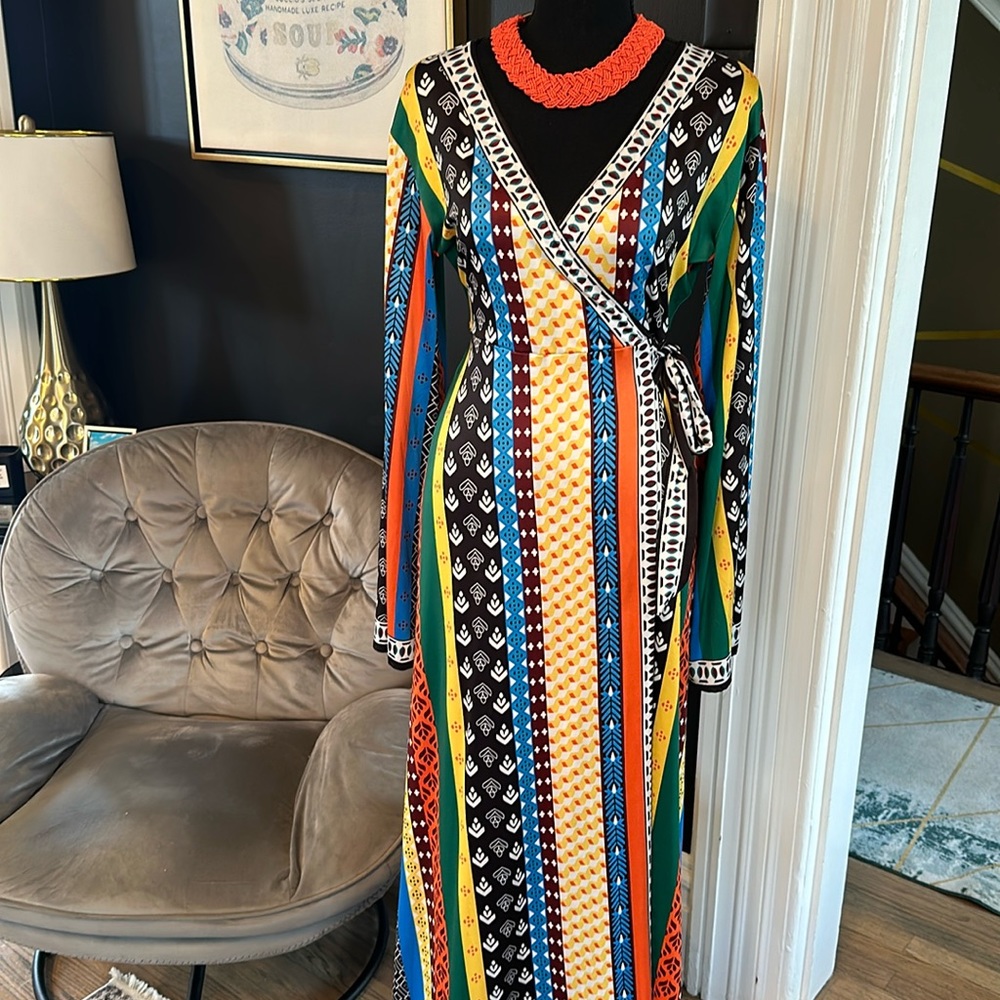 Women’s NWOT stretch wrap maxi SUCREFAS size medium 70 hippy colorful Woodstock